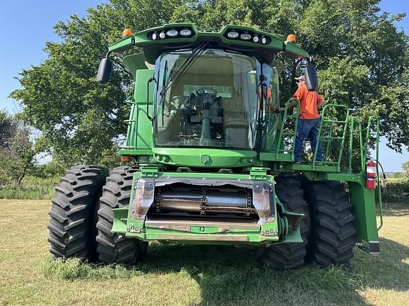 Image of John Deere S670 equipment image 2