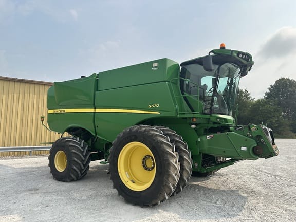 2012 John Deere S670 Equipment Image0