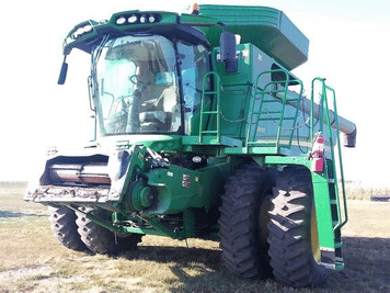 Main image John Deere S670