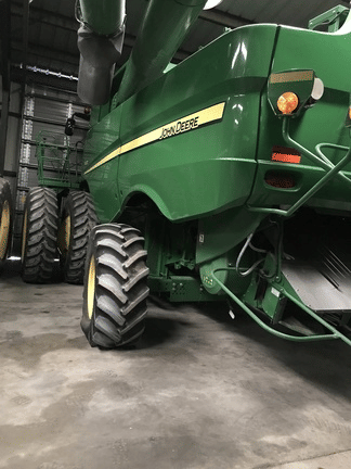 Main image John Deere S670