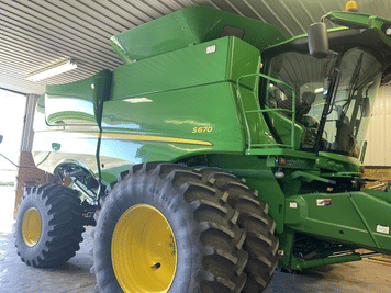 Main image John Deere S670