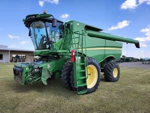 2012 John Deere S680 Image