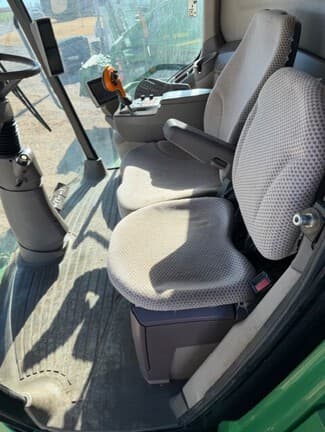 Image of John Deere S680 equipment image 4