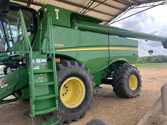Image of John Deere S680 Primary image