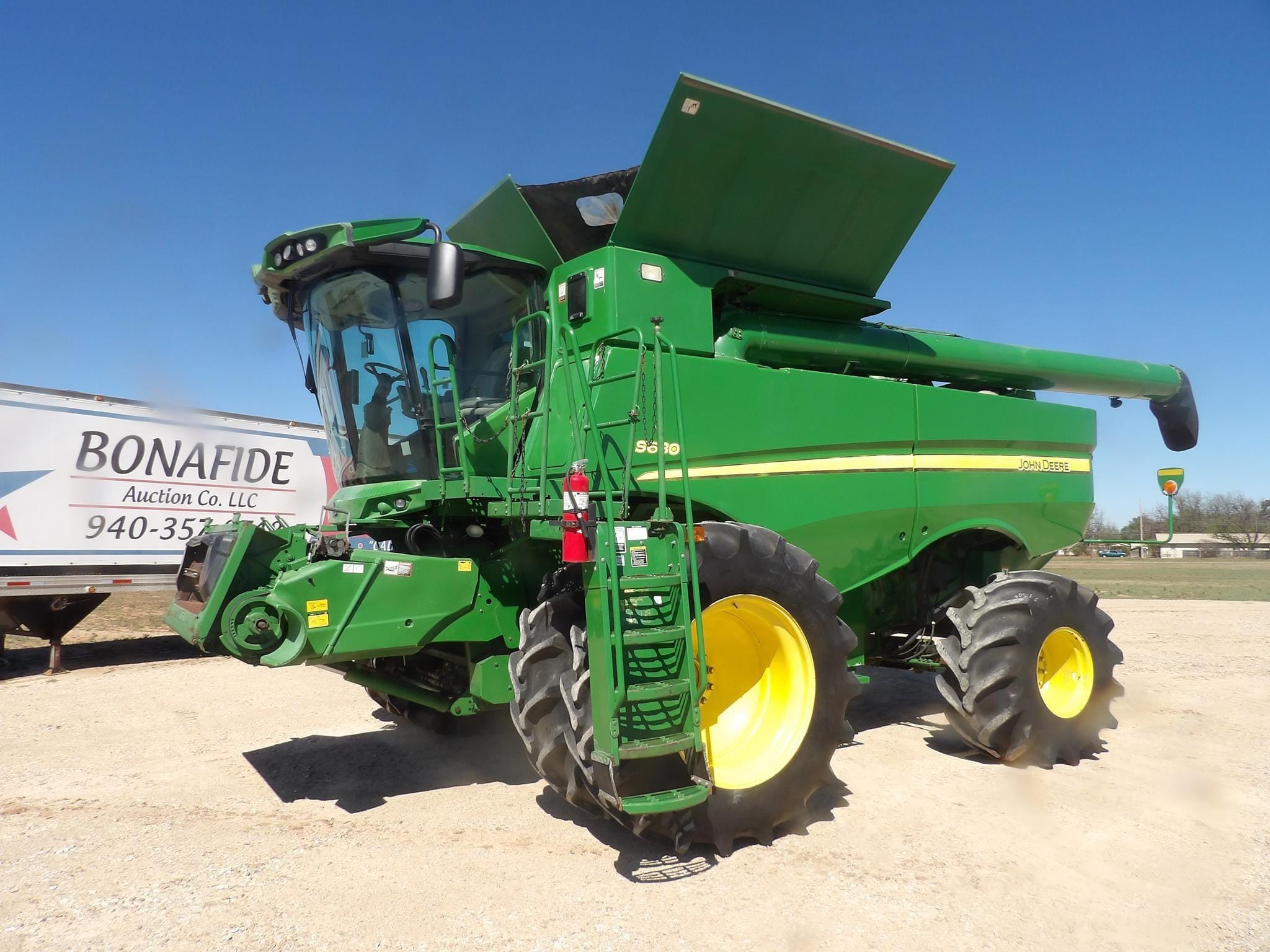 2012 John Deere S680 Equipment Image0