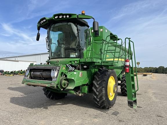 Image of John Deere S680 Primary image