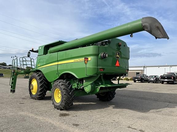 Image of John Deere S680 equipment image 2