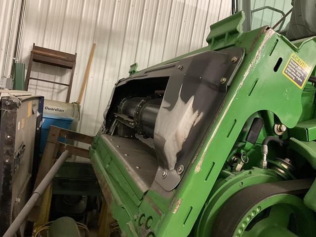 Image of John Deere S680 equipment image 2