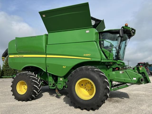 Image of John Deere S680 equipment image 1