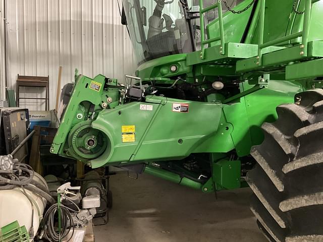 Image of John Deere S680 equipment image 1