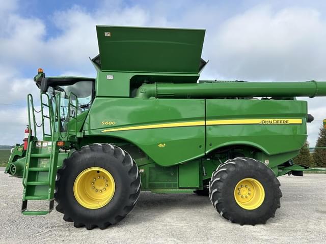 Image of John Deere S680 equipment image 2