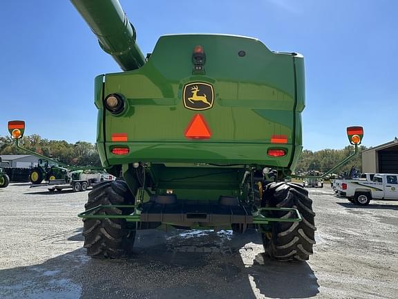 Image of John Deere S680 equipment image 3