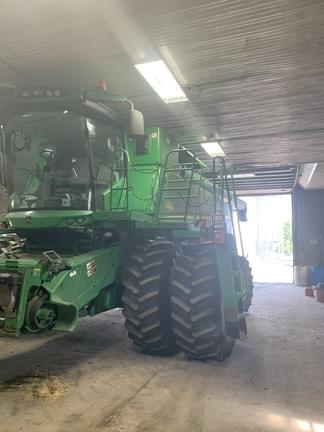 Main image John Deere S680