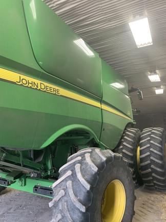 Image of John Deere S680 equipment image 1