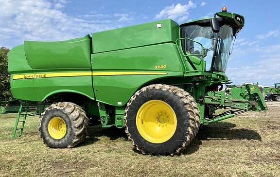 Image of John Deere S680 Primary image