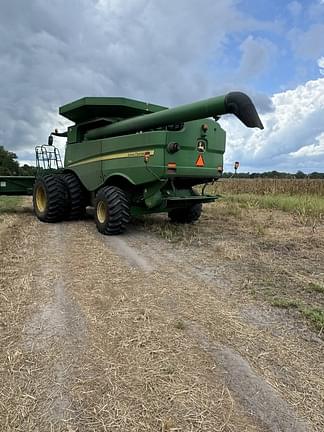 Image of John Deere S680 equipment image 4