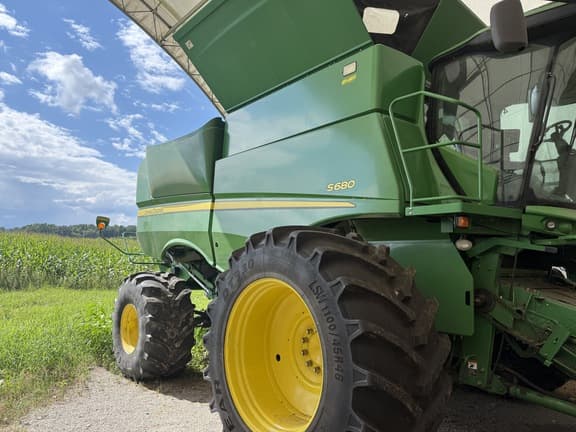 Image of John Deere S680 equipment image 3