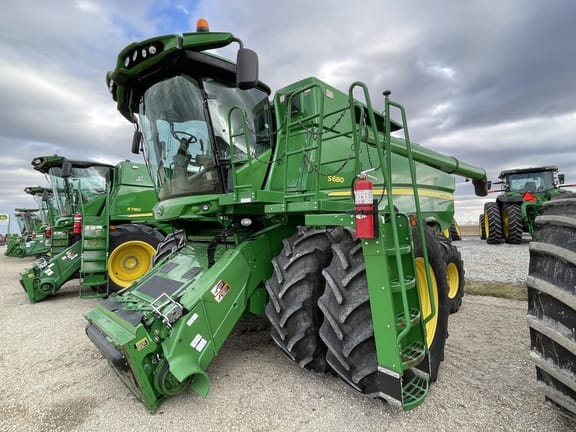 Main image John Deere S680