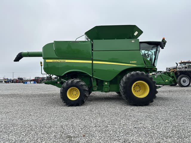 Image of John Deere S680 equipment image 2