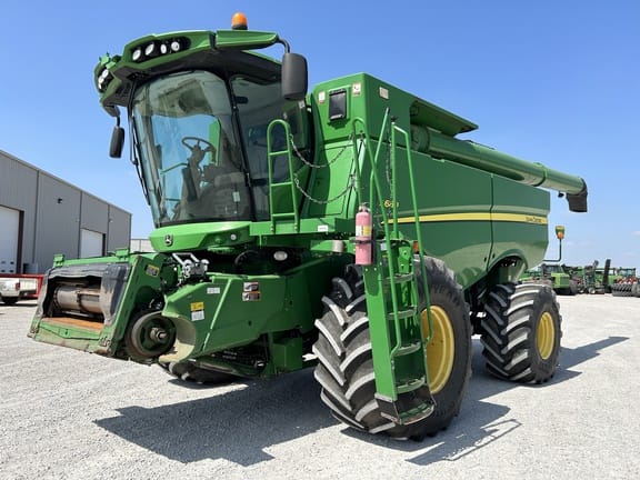 2012 John Deere S680 Equipment Image0