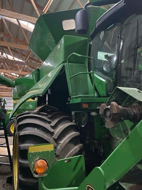 2012 John Deere S680 Equipment Image0