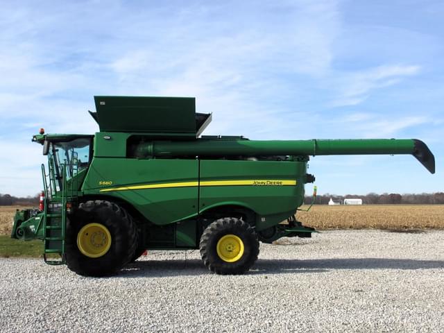 Image of John Deere S680 equipment image 2