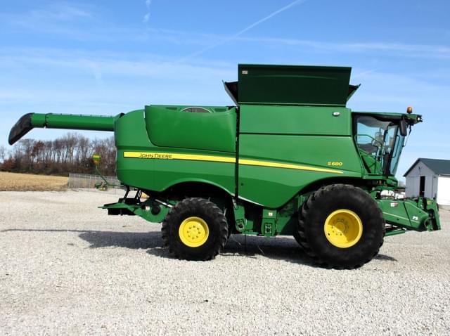 Image of John Deere S680 equipment image 3
