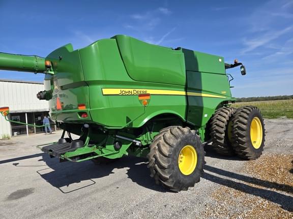 Image of John Deere S680 equipment image 3