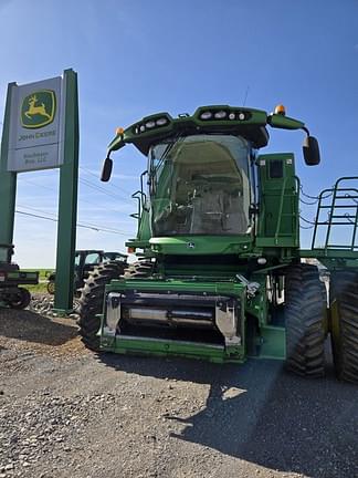 Image of John Deere S680 equipment image 1