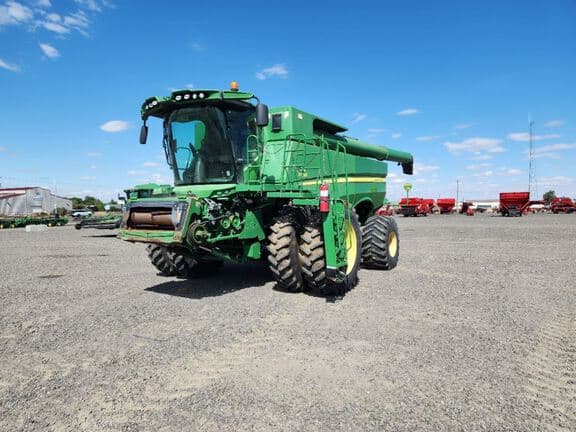 Image of John Deere S680 Primary image