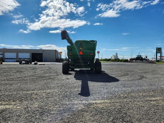 Image of John Deere S680 equipment image 3
