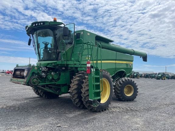 2012 John Deere S680 Equipment Image0