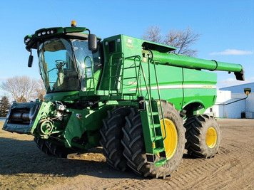 Main image John Deere S680