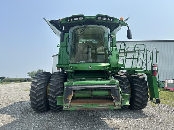 Image of John Deere S680 equipment image 2