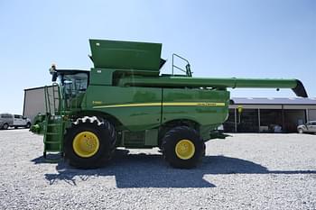 2012 John Deere S680 Equipment Image0