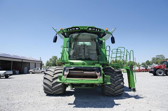 Image of John Deere S680 equipment image 4