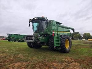 2012 John Deere S680 Image