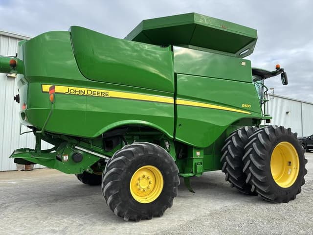 Image of John Deere S680 equipment image 2