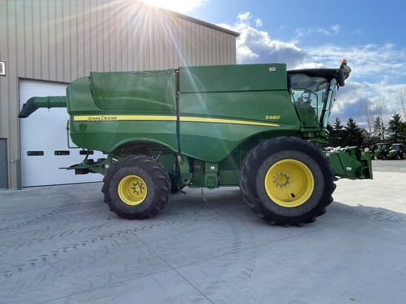 Image of John Deere S680 equipment image 1