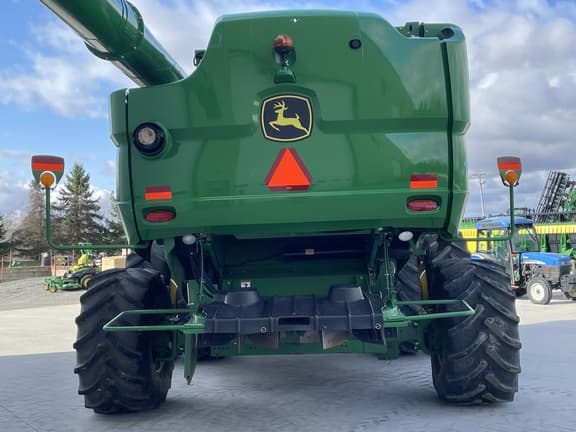 Image of John Deere S680 equipment image 3