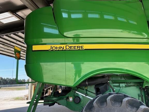 Image of John Deere S680 equipment image 2