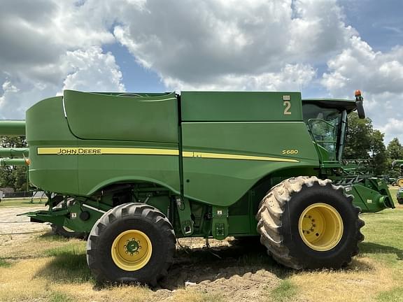 Image of John Deere S680 equipment image 4