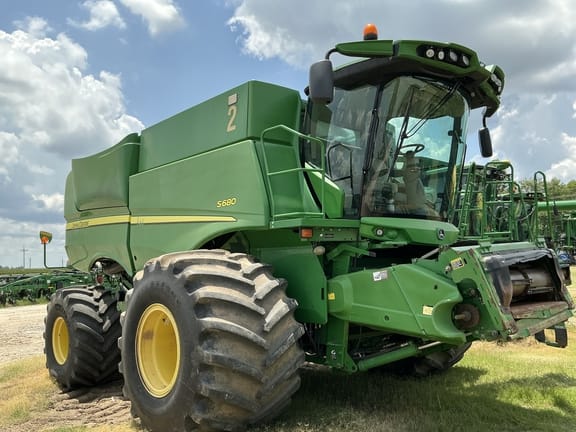 2012 John Deere S680 Equipment Image0