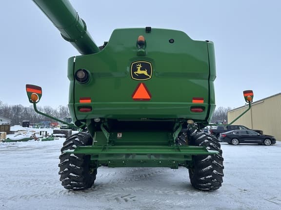 Image of John Deere S680 equipment image 3