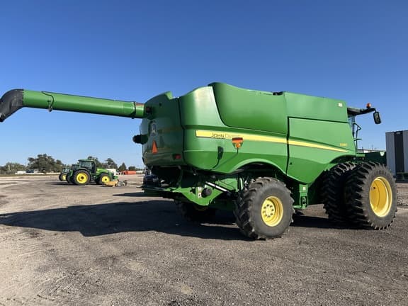 Image of John Deere S680 equipment image 3
