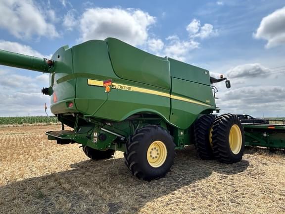 Image of John Deere S680 equipment image 2