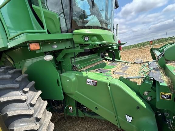 Image of John Deere S680 equipment image 3