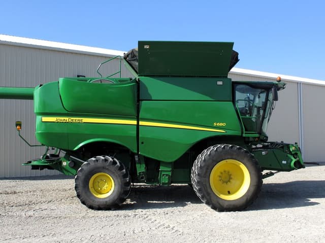 Image of John Deere S680 equipment image 3