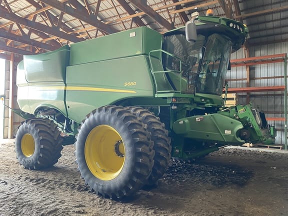 Main image John Deere S680