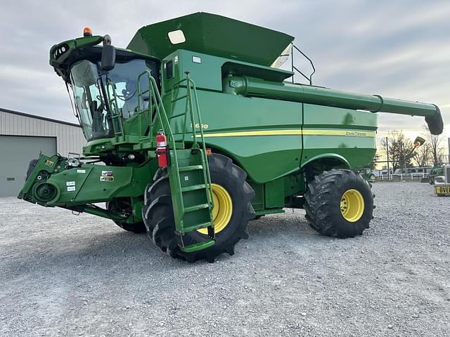 Image of John Deere S680 equipment image 2